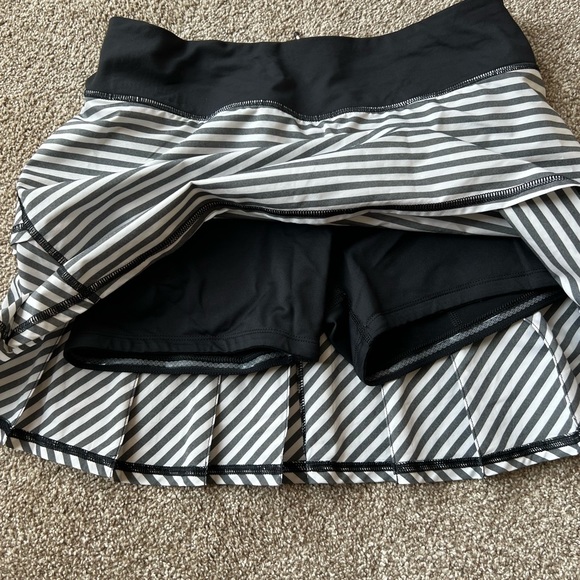 Lululemon Pace Setter Skort - Picture 2 of 4